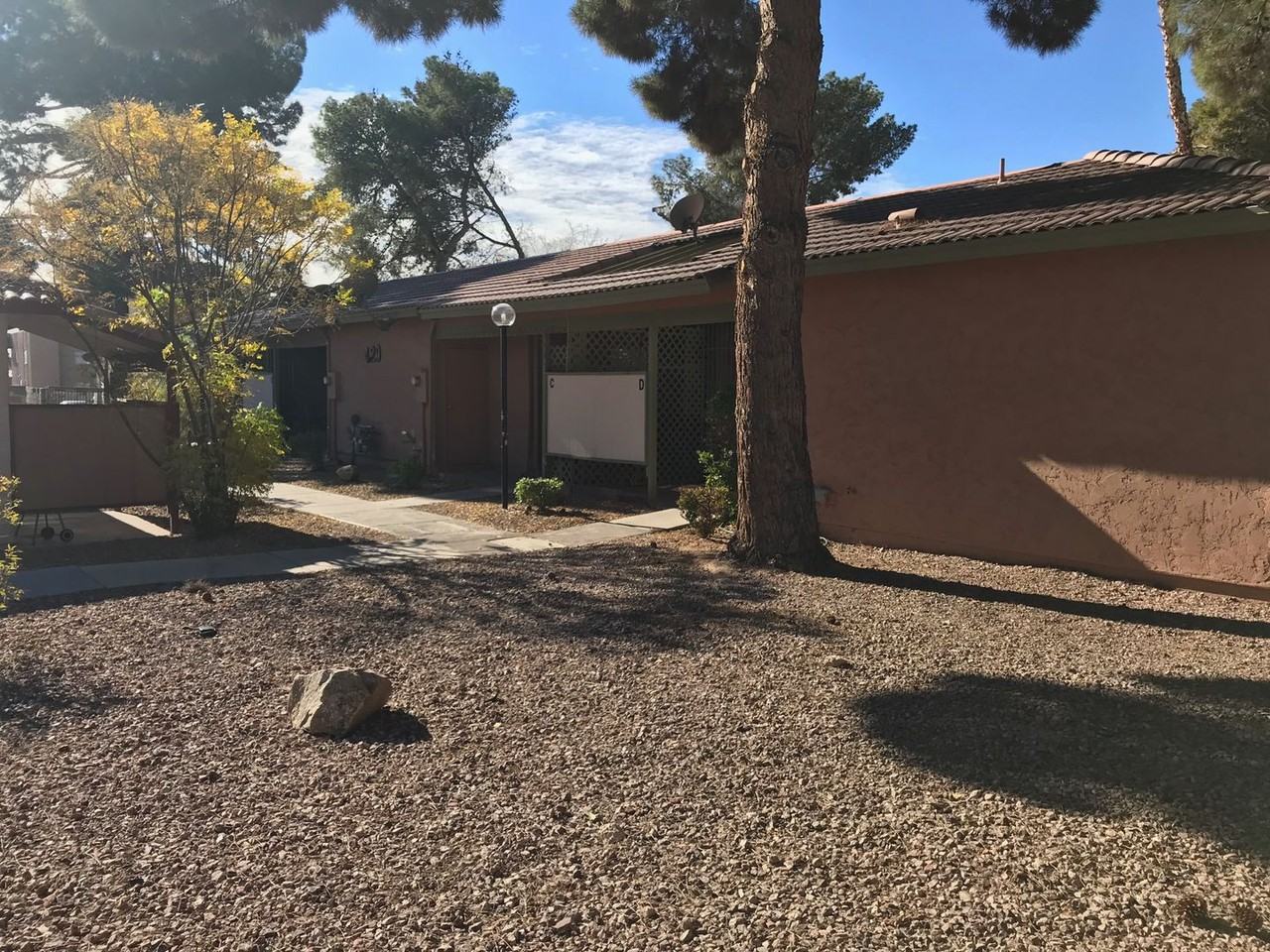 445 N Lamb Blvd - Photo 4 of 14