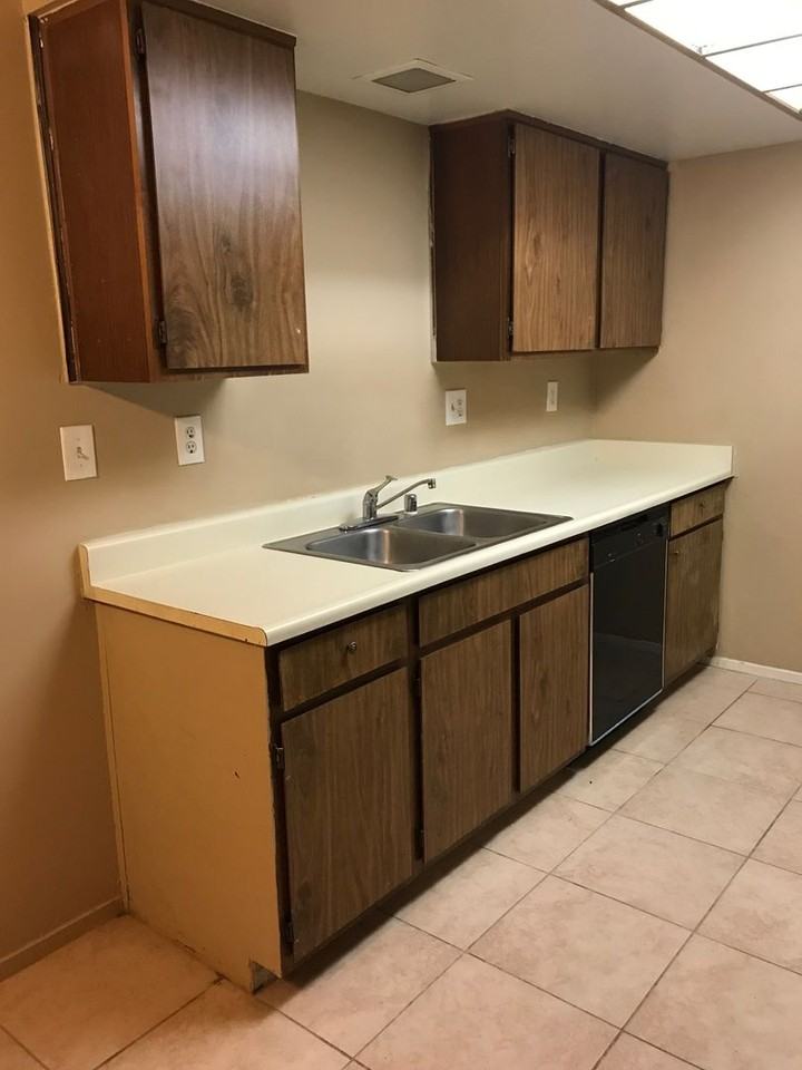 445 N Lamb Blvd - Photo 6 of 14
