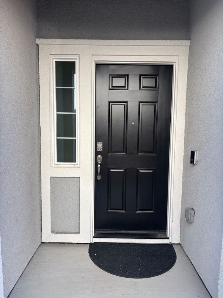 3160 Center Dr - Photo 5 of 42