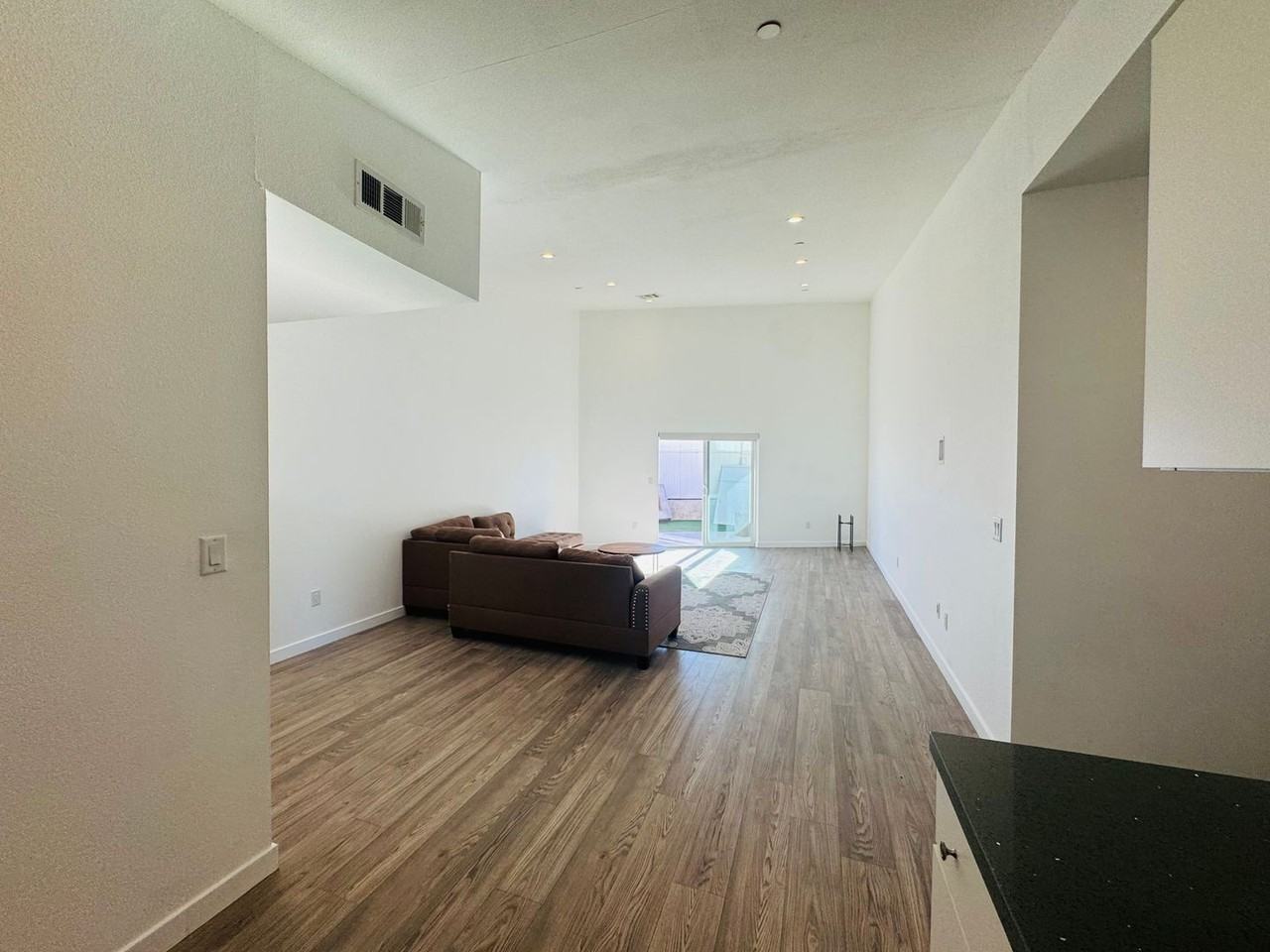4504 Arch St - Photo 7 of 16