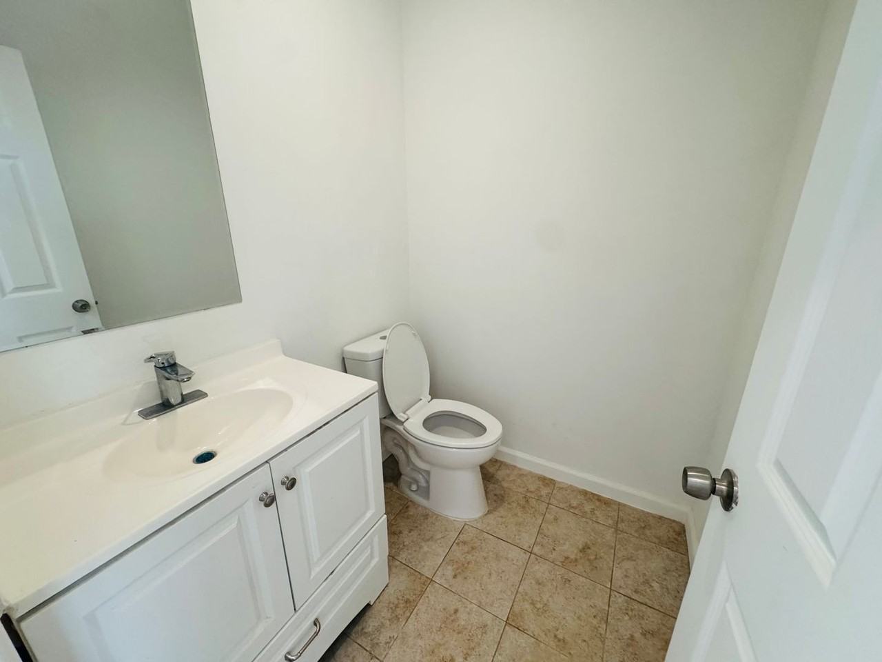 4530 Arch St - Photo 5 of 14