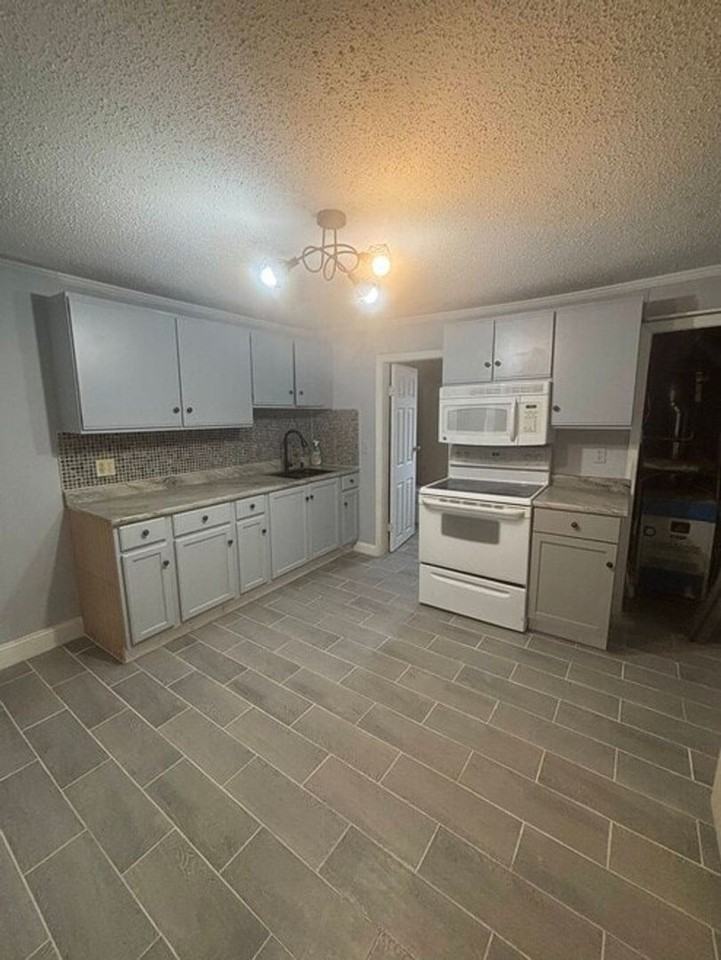 620 8th Ave S - Photo 7 of 14
