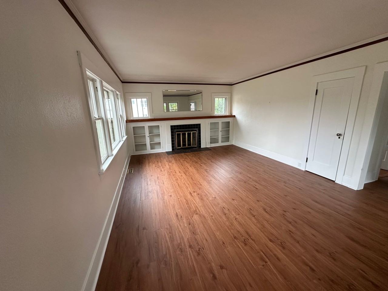 2414 N Lawrence St - Photo 4 of 32