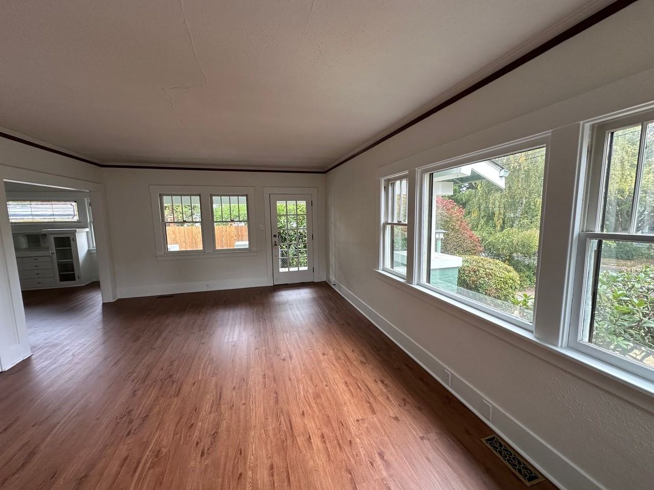 2414 N Lawrence St - Photo 6 of 32