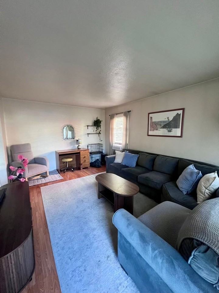 429 Fairmount St - Photo 2 of 11
