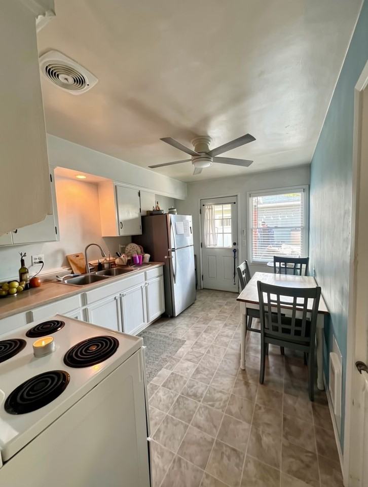429 Fairmount St - Photo 5 of 11