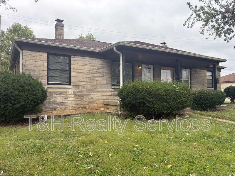 4942 W 11th St - Photo 2 of 20