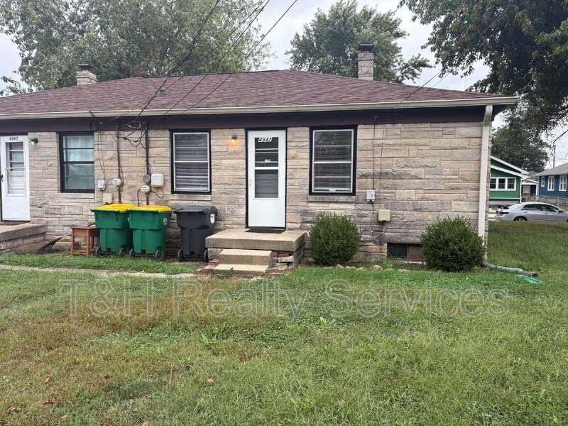 4942 W 11th St - Photo 3 of 20