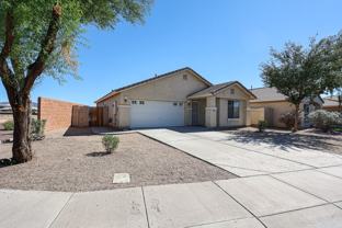 6605 W Desert Ln - Photo 1 of 1