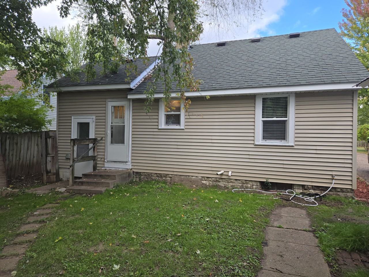 1407 Vine St - Photo 2 of 11