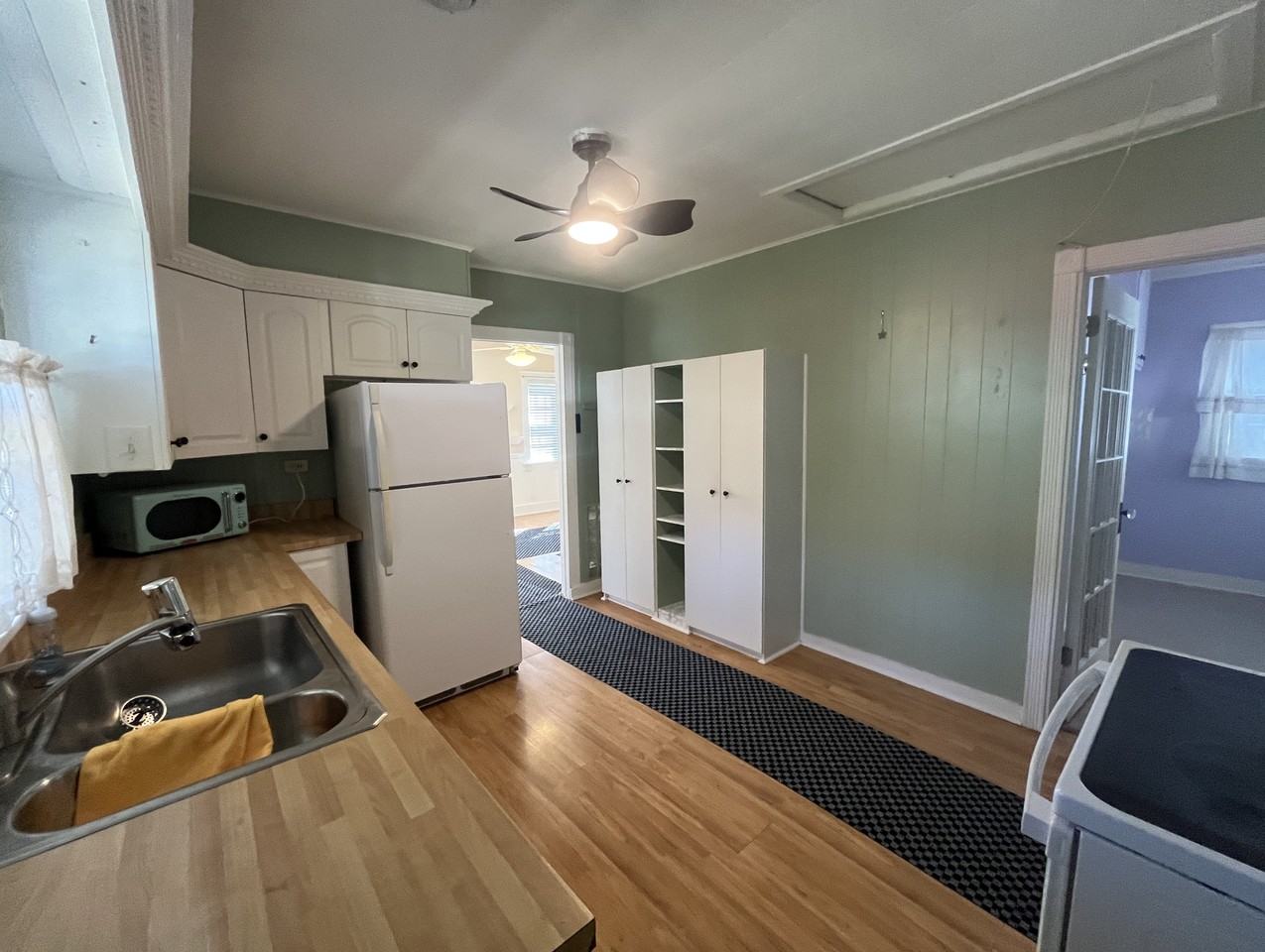 209 Rex St - Photo 3 of 13