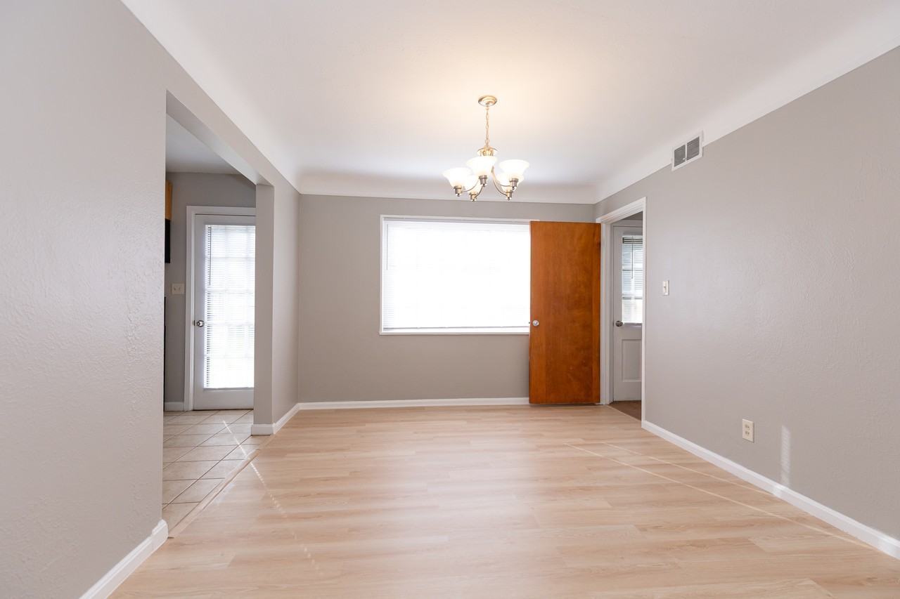560 Walnut Dr - Photo 5 of 21