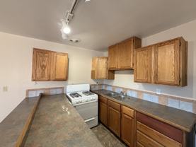 1100-1104 Palomas Dr Se - Photo 1 of 1