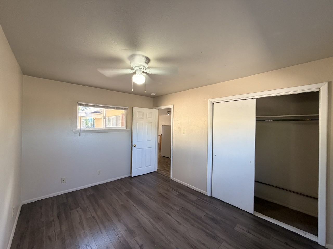 1100-1104 Palomas Dr Se - Photo 5 of 16
