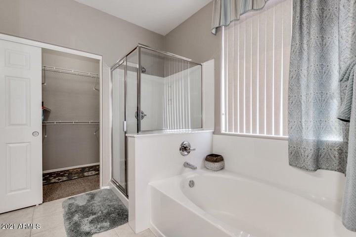 13546 W Port Royale Ln - Photo 5 of 14