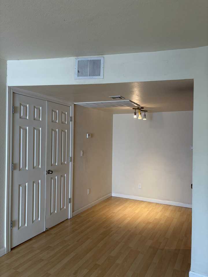 740 W Elm St #248 - Photo 3 of 13