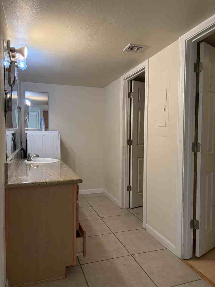 740 W Elm St #248 - Photo 4 of 13