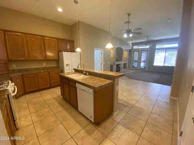 13510 W Avalon Dr - Photo 3 of 23