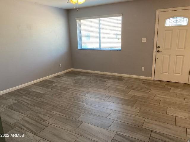 1909 W Palm Ln - Photo 4 of 16