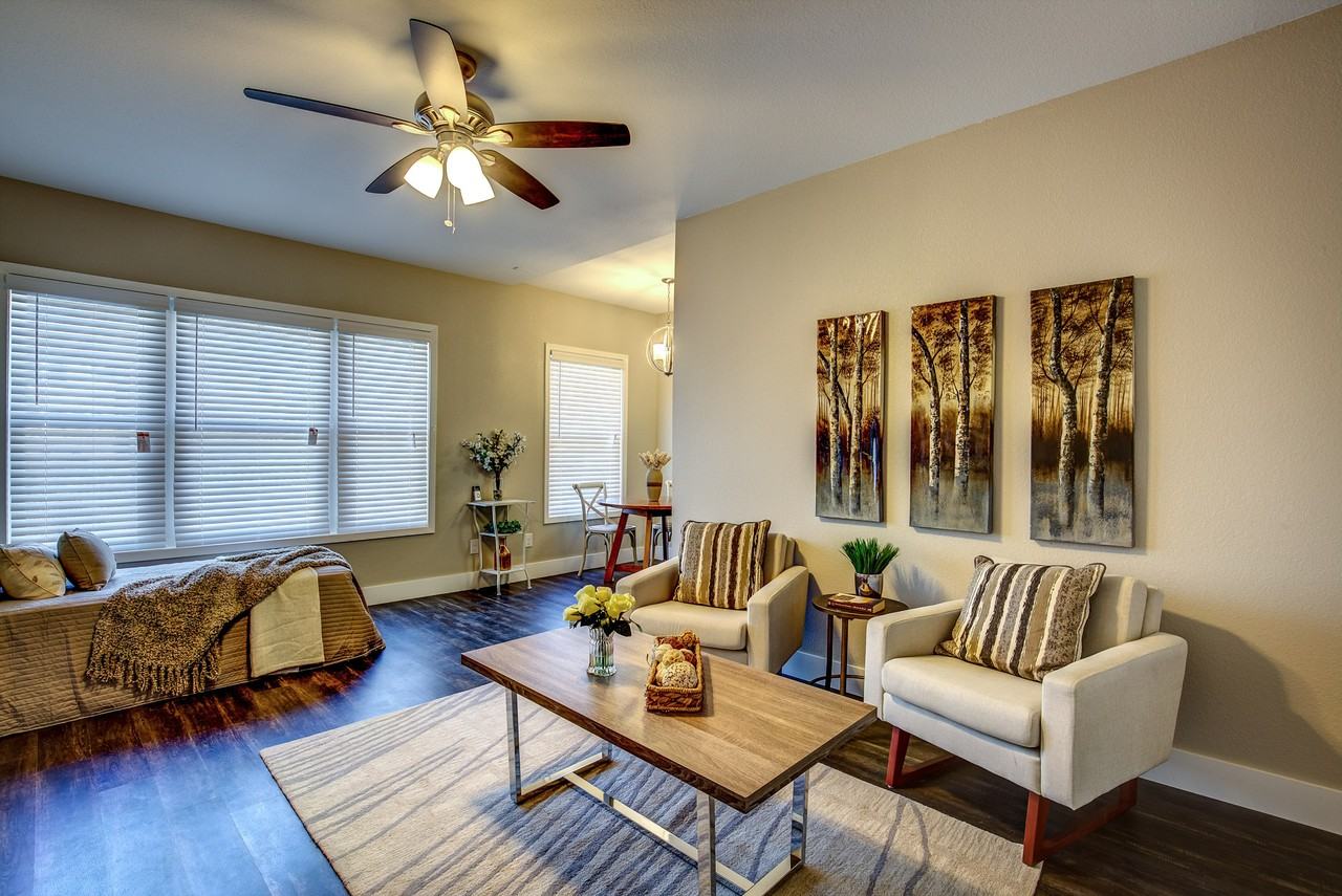 615 N Marsalis Ave - Photo 4 of 33