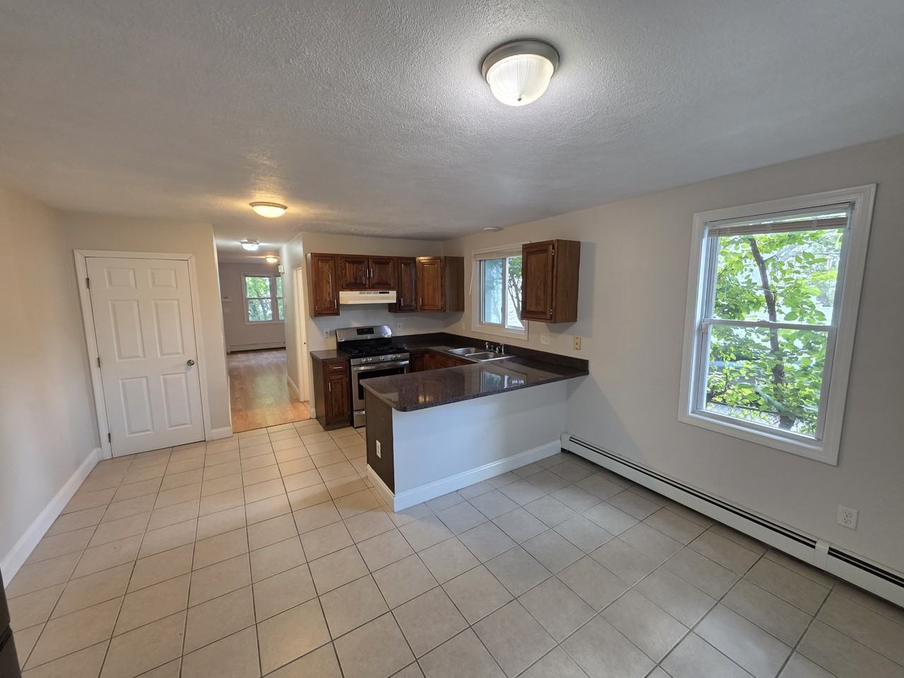 37 Bancroft St - Photo 2 of 13