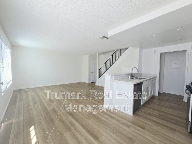 1122 E Elk Ave #114 - Photo 2 of 12