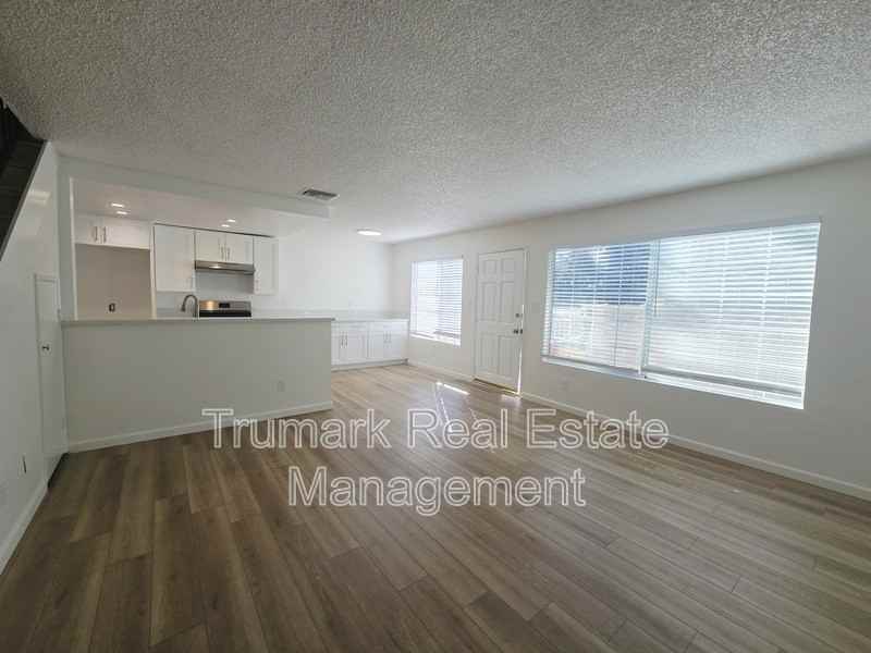 1122 E Elk Ave #114 - Photo 5 of 12