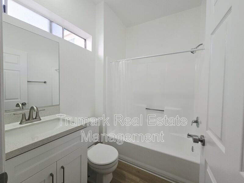 1122 E Elk Ave #114 - Photo 6 of 12
