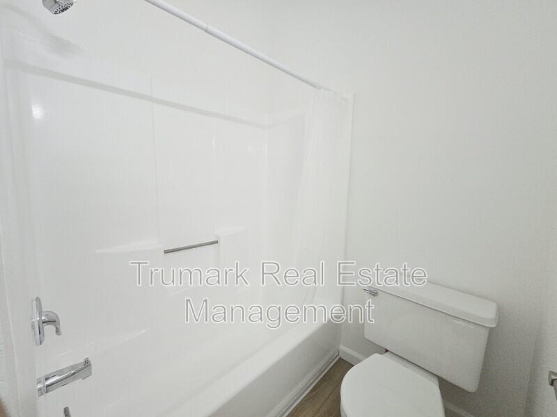 1122 E Elk Ave #114 - Photo 7 of 12