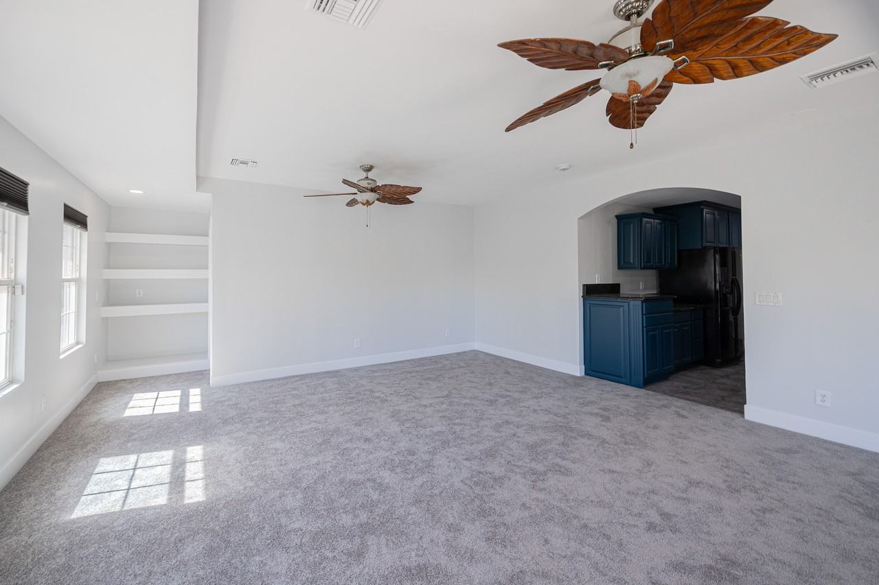 1341 E Garnet Cir - Photo 6 of 35