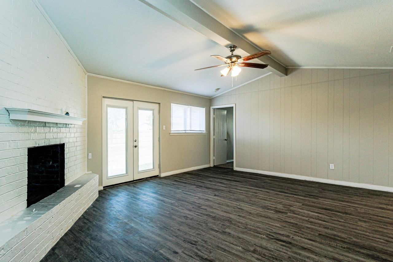 2900 Linda Dr - Photo 7 of 30