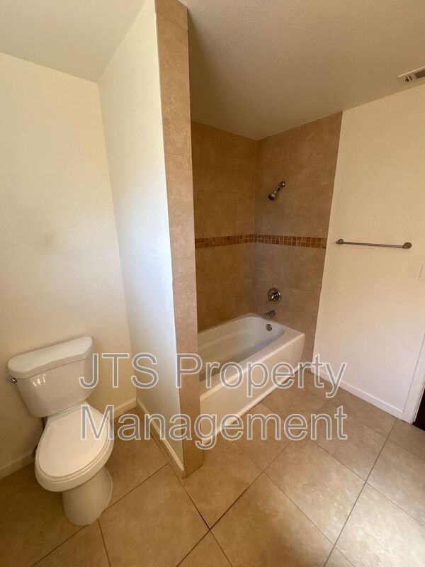 4095 69th St - Photo 5 of 10