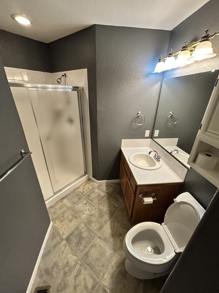 1409 W 6th St #NA - Photo 5 of 21