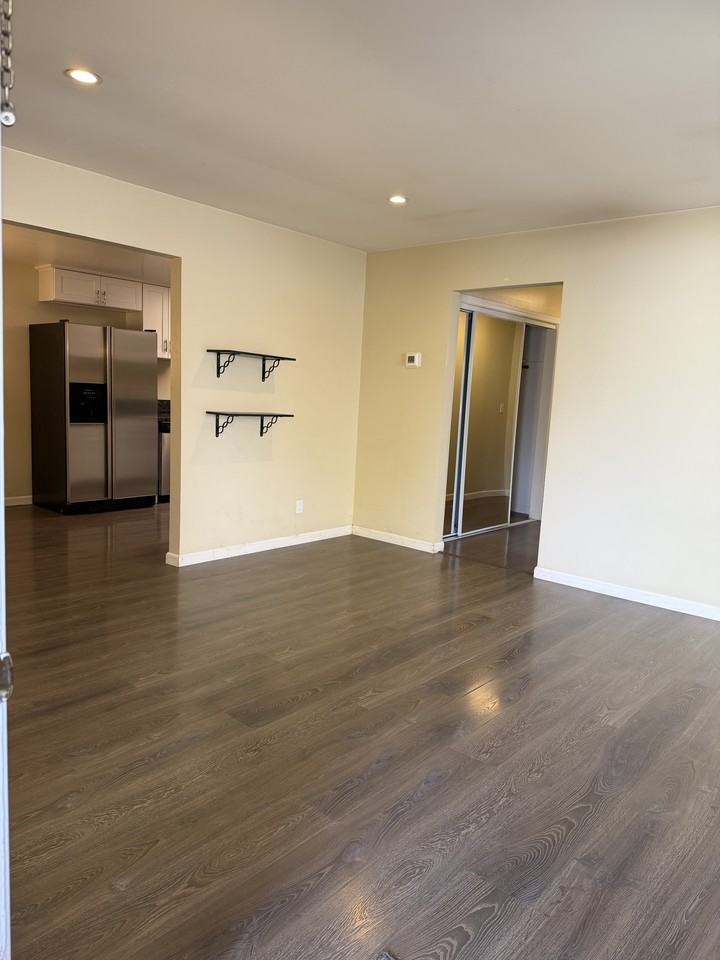 5144 Glide Dr #NA - Photo 5 of 6