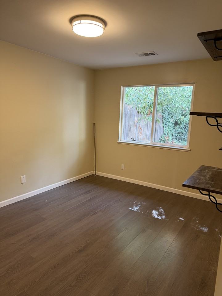 5144 Glide Dr #NA - Photo 6 of 6