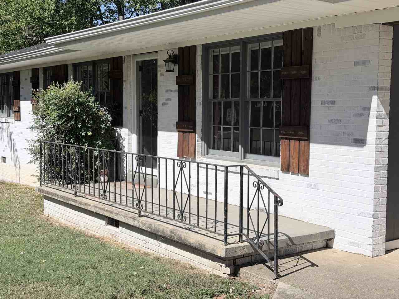 907 Brahma St - Photo 3 of 26