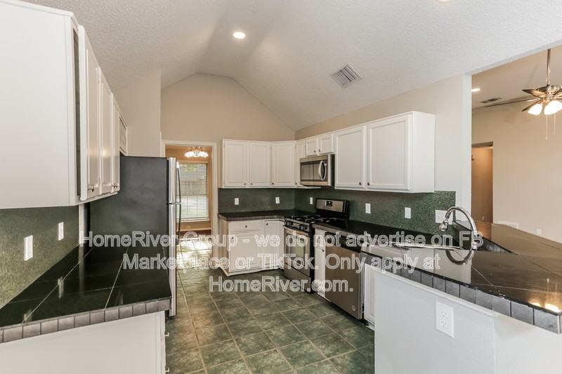 720 Brees Dr - Photo 6 of 22
