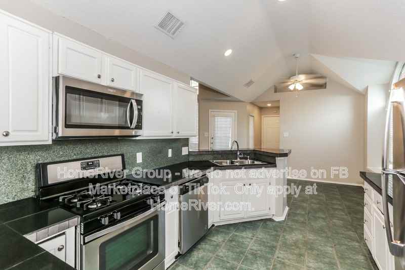 720 Brees Dr - Photo 7 of 22