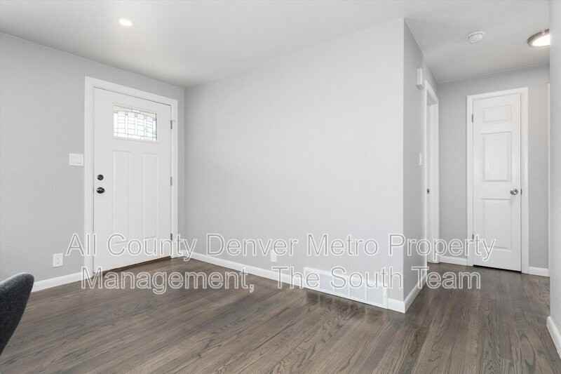 7640 Irving St - Photo 3 of 38