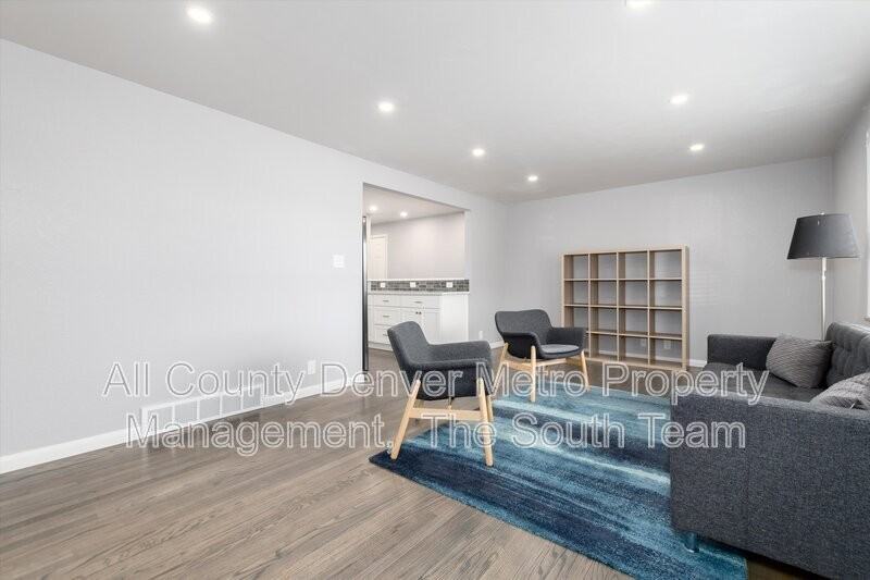 7640 Irving St - Photo 6 of 38