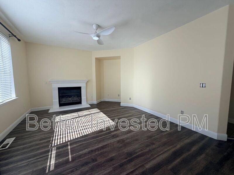 1363 Gordon Ln - Photo 2 of 24
