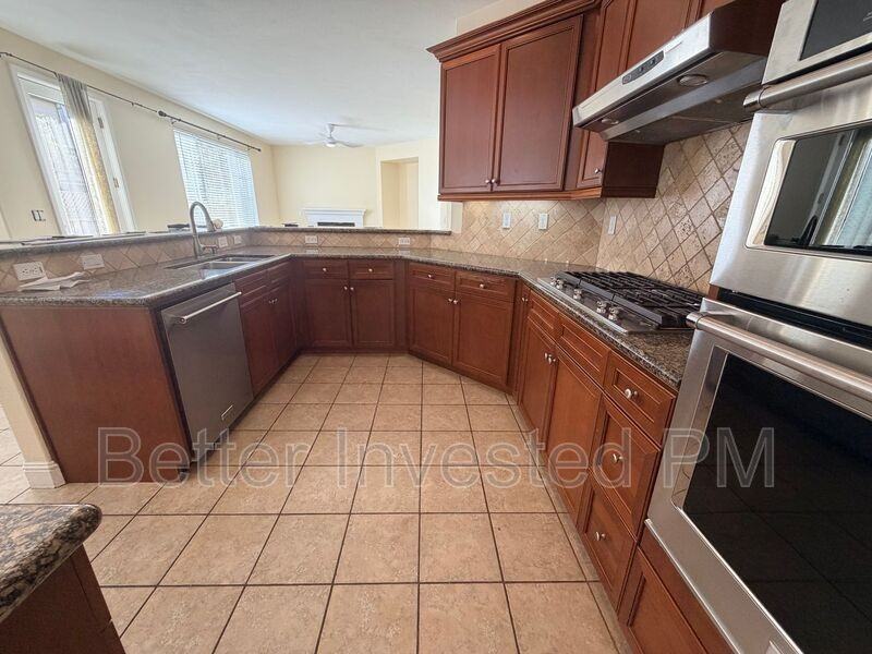 1363 Gordon Ln - Photo 3 of 24