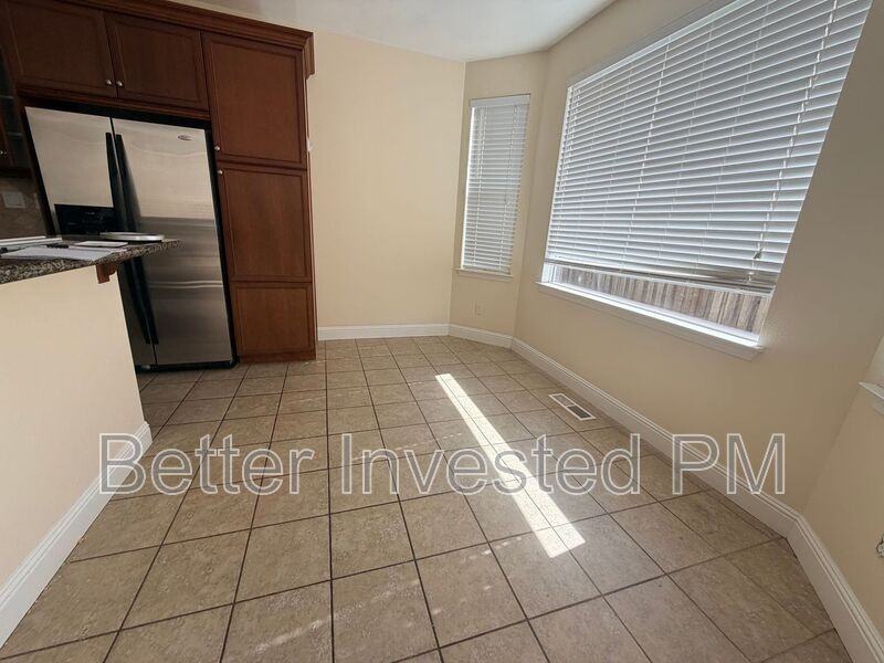 1363 Gordon Ln - Photo 4 of 24