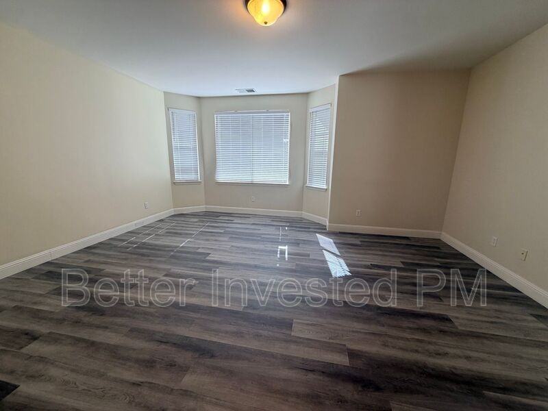 1363 Gordon Ln - Photo 5 of 24