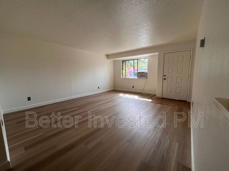 427 North St #B - Photo 5 of 34