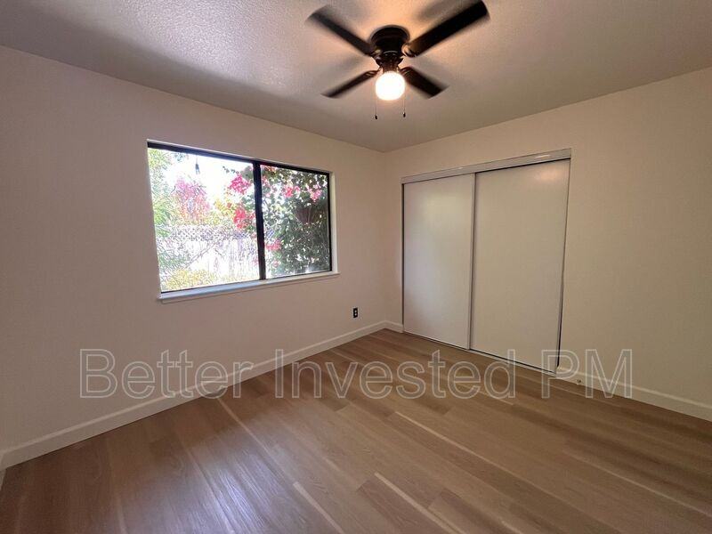 427 North St #B - Photo 6 of 34