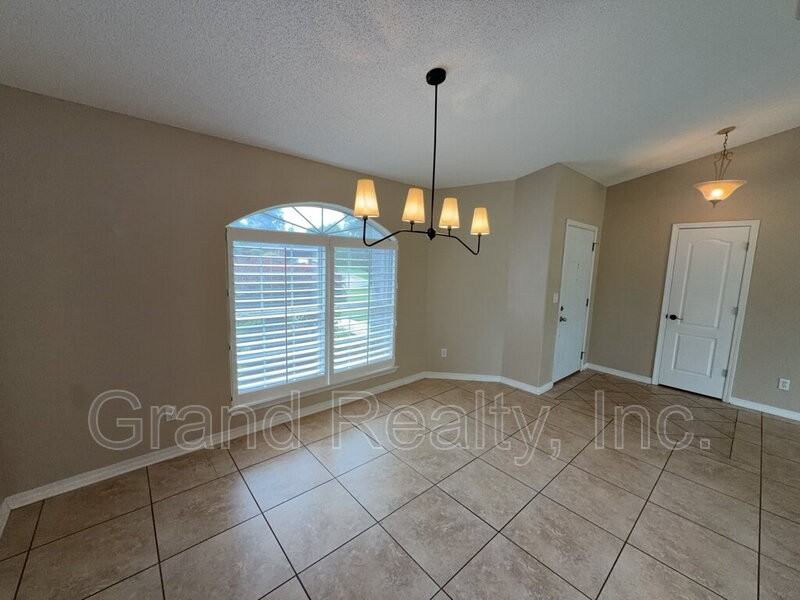 3950 Harbors Port St - Photo 7 of 23