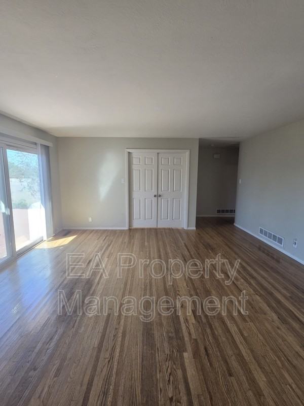 5008 Pojoaque Dr Nw - Photo 4 of 33