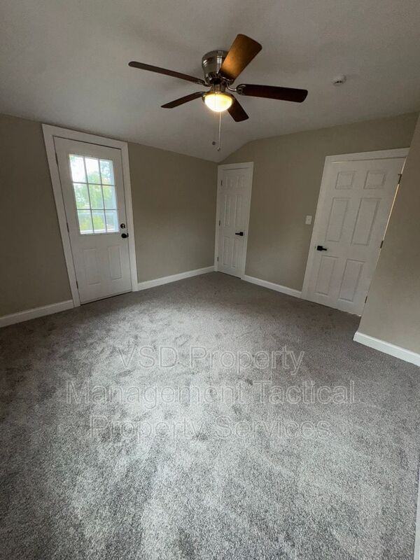 785 East Blvd - Photo 3 of 13