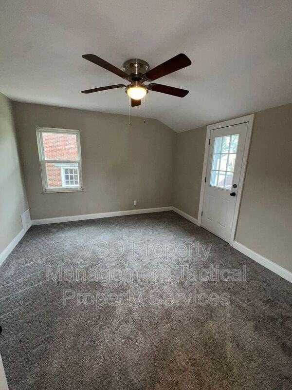 785 East Blvd - Photo 4 of 13